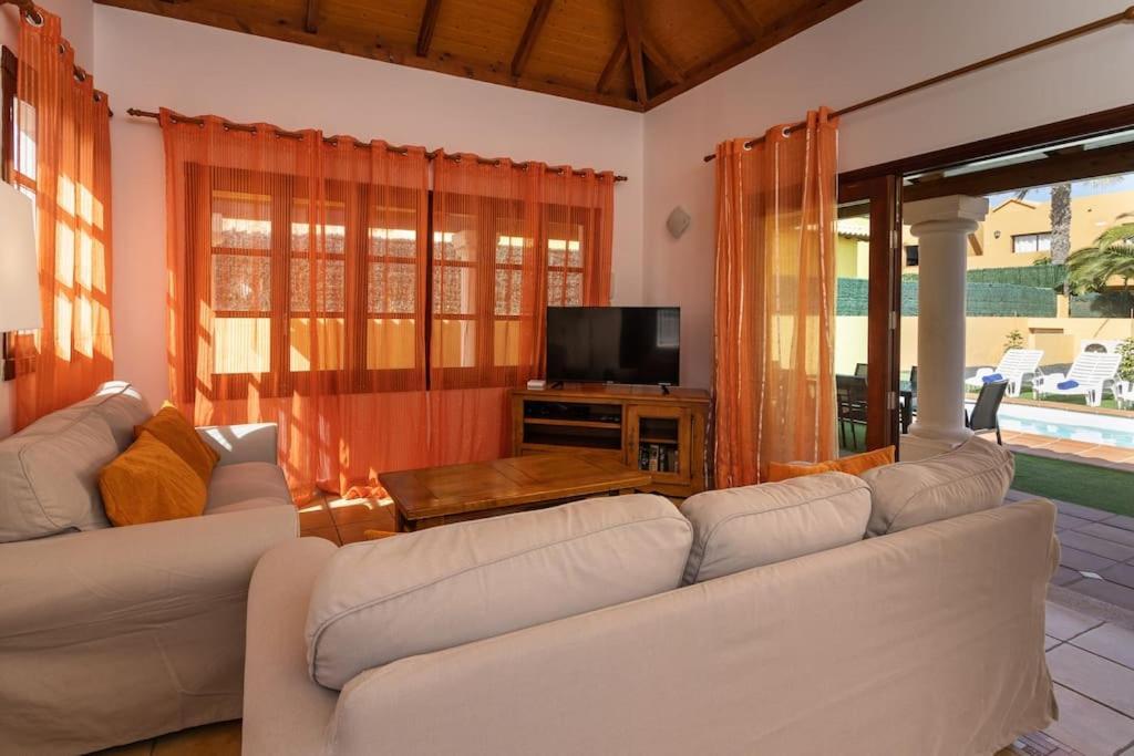 Villa Helen - Heated Pool Wifi Smarttv Barbecue Corralejo Exterior foto